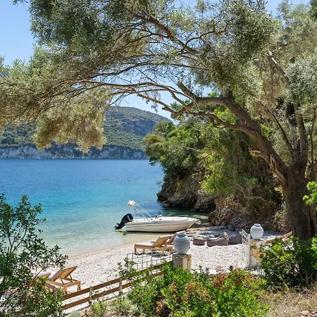 Villa Sea Whisper Beachfront Reached Only By Boat