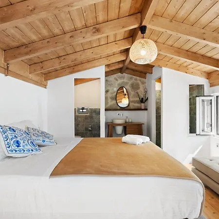 Sea Whisper Beachfront Reached Only By Boat * Mikros Gialos