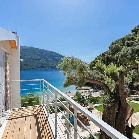 Sea Whisper Beachfront Reached Only By Boat Mikros Gialos