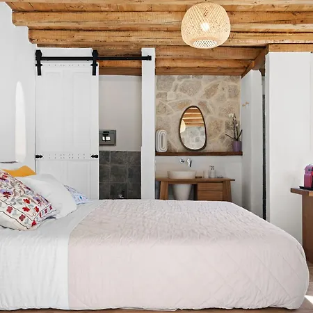 Sea Whisper Beachfront Reached Only By Boat Villa *