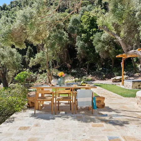 Villa Sea Whisper Beachfront Reached Only By Boat