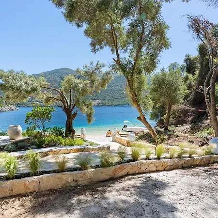 Sea Whisper Beachfront Reached Only By Boat * Mikros Gialos