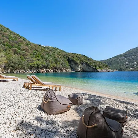 Sea Whisper Beachfront Reached Only By Boat * Mikros Gialos