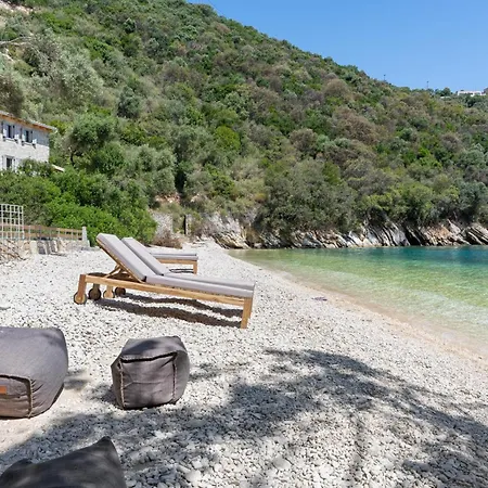 Villa Sea Whisper Beachfront Reached Only By Boat *