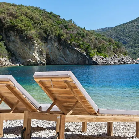 Sea Whisper Beachfront Reached Only By Boat * Mikros Gialos