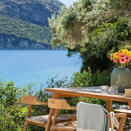 Sea Whisper Beachfront Reached Only By Boat Mikros Gialos
