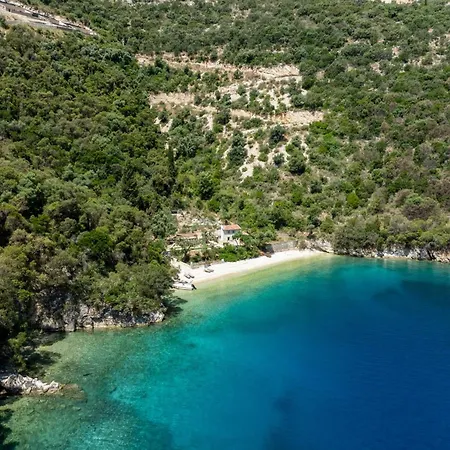 Sea Whisper Beachfront Reached Only By Boat *